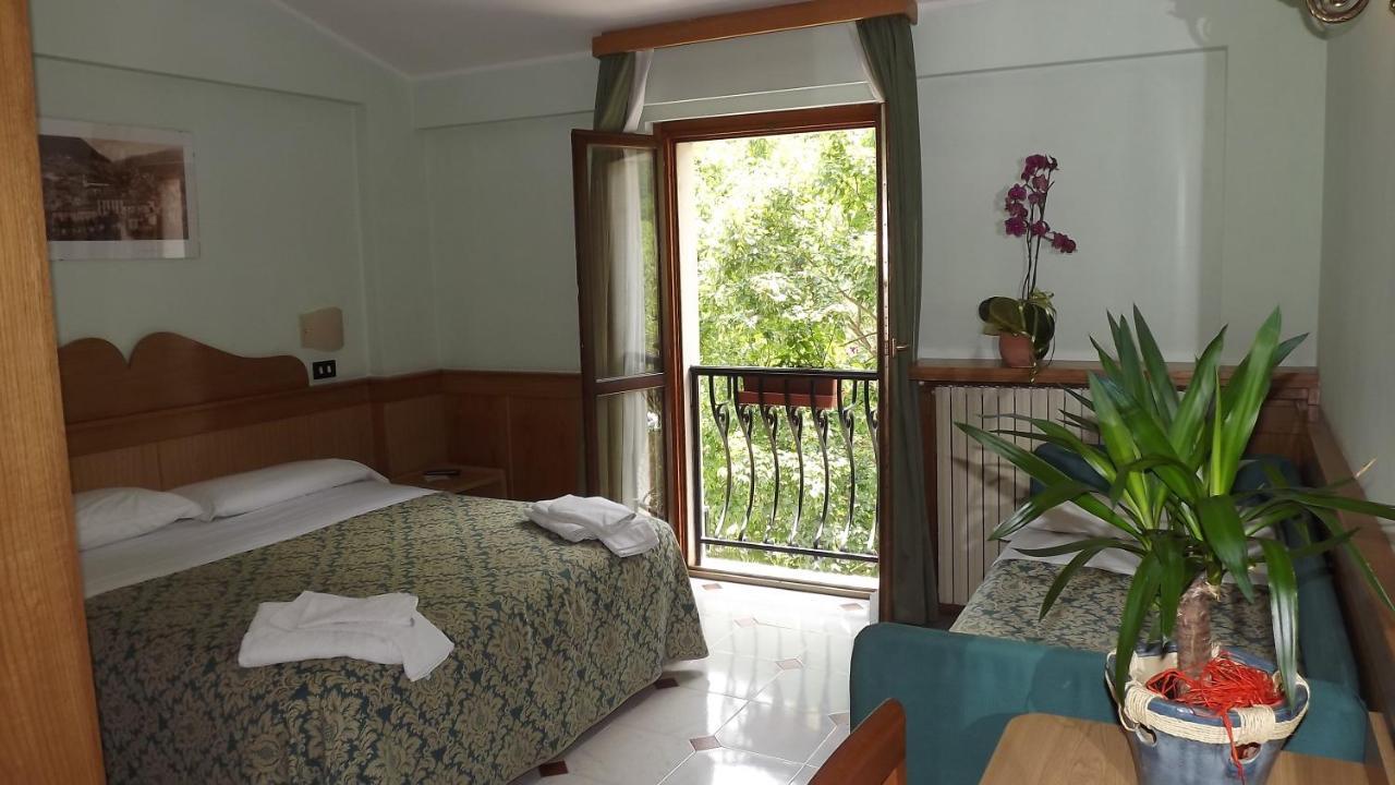 Hotel Il Vecchio Pescatore วิลเลตตา บาร์เรอา ภายนอก รูปภาพ