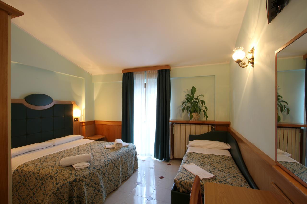 Hotel Il Vecchio Pescatore วิลเลตตา บาร์เรอา ภายนอก รูปภาพ